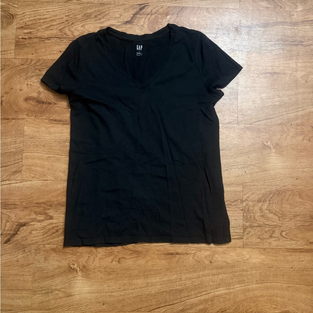 GAP Black V-Neck Short Sleeve Tee